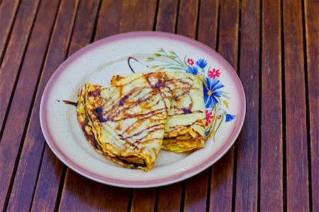 pergamepaper (artist) - a dessert plate with pancakes on a wooden table Photographie de stock - Aubaine LD & Abonnement, Code: 400-05683875