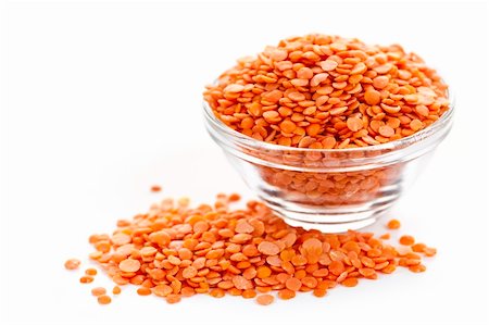 simsearch:400-08432465,k - Bowl of red lentils isolated on white background Foto de stock - Super Valor sin royalties y Suscripción, Código: 400-05695759