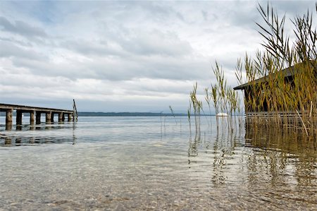 simsearch:400-06480005,k - An old jetty at Starnberg Lake in Germany Foto de stock - Super Valor sin royalties y Suscripción, Código: 400-05699403