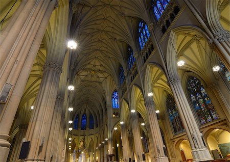 The Interior of Saint Patrick's Cathedral in New York City, a landmark Roman Catholic Cathedral in Manhattan. Foto de stock - Super Valor sin royalties y Suscripción, Código: 400-05690208