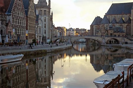 flemish - Ghent, Belgium - Dec 3: Ghent, Belgium, on December 3, 2008, is the capital and biggest city of the East Flanders province. The Graslei is one of the most scenic places in Ghent's old city centre. Foto de stock - Super Valor sin royalties y Suscripción, Código: 400-05690326