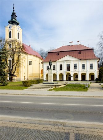 simsearch:400-05690626,k - town hall with museum, Brezno, Slovakia Foto de stock - Super Valor sin royalties y Suscripción, Código: 400-05690625