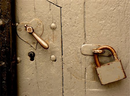 Old heart shaped lock and keyhole close-up Stock Photo - Budget Royalty-Free & Subscription, Code: 400-05692563