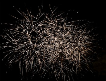 simsearch:400-05692958,k - Firework display against black sky Foto de stock - Super Valor sin royalties y Suscripción, Código: 400-05692962