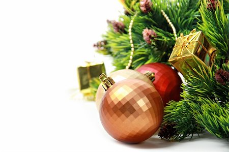 simsearch:400-04411980,k - Color christmas balls isolated over white background Fotografie stock - Microstock e Abbonamento, Codice: 400-05693702