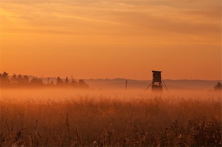 simsearch:400-07253967,k - Hunters tower at sunrise in autumn Photographie de stock - Aubaine LD & Abonnement, Code: 400-05693752