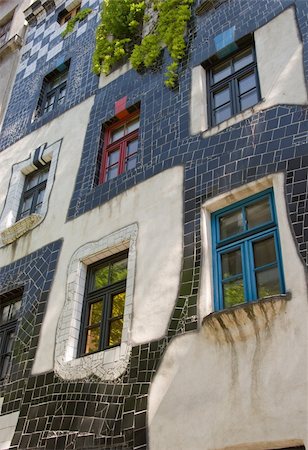 Colorful Facade  (close up)- Hundertwasser House - Vienna Foto de stock - Super Valor sin royalties y Suscripción, Código: 400-05704912