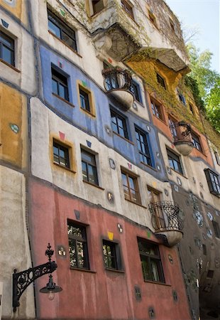 Hundert wasser House Facade - vienna, Austria Foto de stock - Super Valor sin royalties y Suscripción, Código: 400-05704913