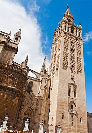 Detail from the outside of the Cathedral of Seville Foto de stock - Super Valor sin royalties y Suscripción, Código: 400-05705909