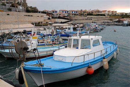 simsearch:400-06101268,k - Traditional cyprus fishing boats in bay Foto de stock - Royalty-Free Super Valor e Assinatura, Número: 400-05706394