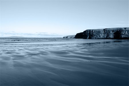 simsearch:400-08154852,k - a view of the beach cliffs in ballybunion co kerry ireland on a cold winters day Foto de stock - Super Valor sin royalties y Suscripción, Código: 400-05701129