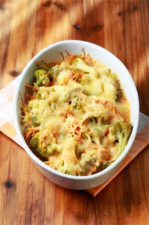 Healthy and delicious broccoli casserole with cheese Photographie de stock - Aubaine LD & Abonnement, Code: 400-05703140