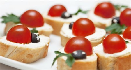 simsearch:400-08291219,k - Delicious Appetizer With Bread And Tomatoes Stock Photo - Budget Royalty-Free & Subscription, Code: 400-05710688