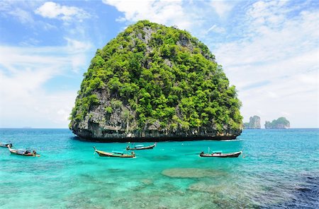 Beautiful uninhabited island in Thailand Photographie de stock - Aubaine LD & Abonnement, Code: 400-05711160