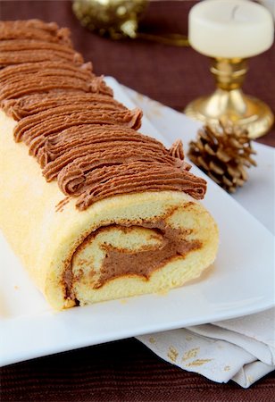 simsearch:400-07308560,k - biscuit roulade with chocolate  cream Foto de stock - Super Valor sin royalties y Suscripción, Código: 400-05711523