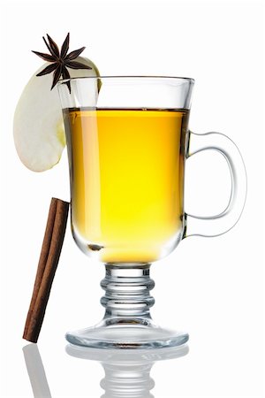 simsearch:400-06464230,k - Hot cider isolated on white with reflection Foto de stock - Royalty-Free Super Valor e Assinatura, Número: 400-05711629