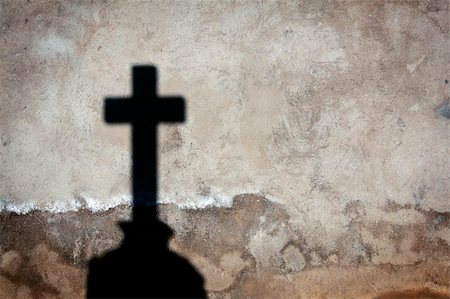 simsearch:400-06087640,k - Shadow of a cross on a wall Stock Photo - Budget Royalty-Free & Subscription, Code: 400-05713922