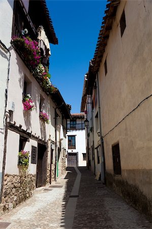 simsearch:400-05079593,k - Street of Covarrubias, Burgos, Castilla y Leon, Spain Stock Photo - Budget Royalty-Free & Subscription, Code: 400-05724020