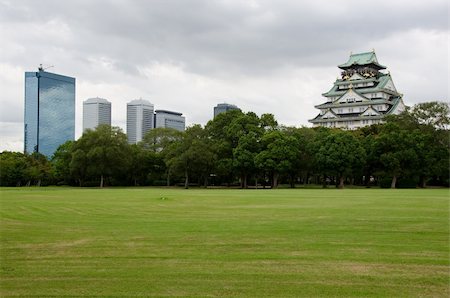simsearch:400-07714224,k - The Osaka Castle. One of Japans most famous castles next to modern skyscrapers Stock Photo - Budget Royalty-Free & Subscription, Code: 400-05727953