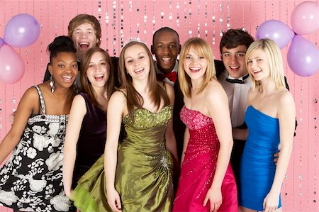 simsearch:400-05729065,k - Group Of Teenage Friends Dressed For Prom Fotografie stock - Microstock e Abbonamento, Codice: 400-05729065