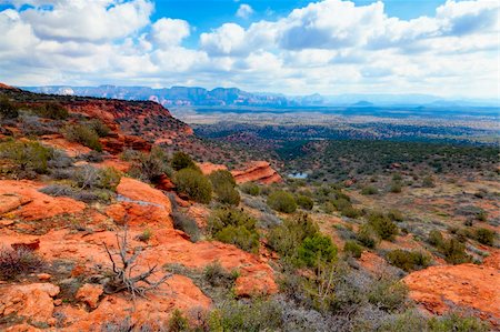 simsearch:400-08694885,k - Scenic desert landscape under cloudy skies near Sedona Arizona Photographie de stock - Aubaine LD & Abonnement, Code: 400-05720287