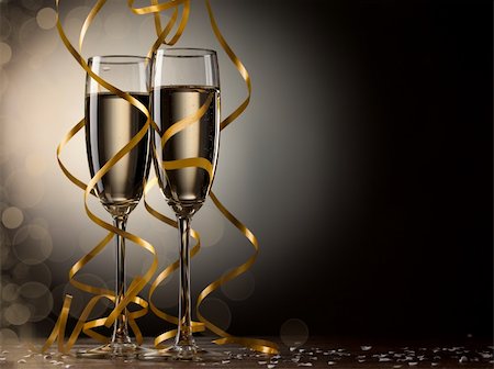 red confetti - Pair glass of champagne Stock Photo - Budget Royalty-Free & Subscription, Code: 400-05720795