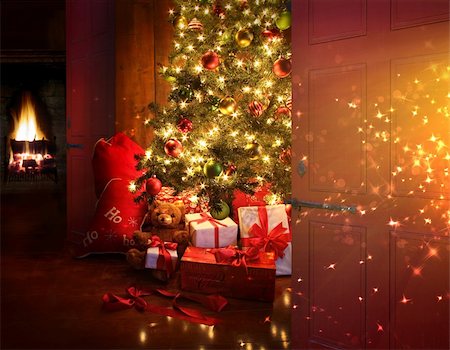 sandralise (artist) - Christmas scene with tree  gifts and fire in background Foto de stock - Super Valor sin royalties y Suscripción, Código: 400-05722858