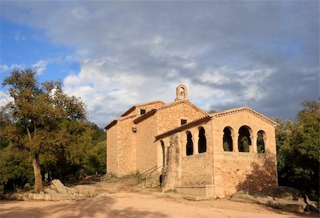 simsearch:400-06366782,k - The chapel of Mare de Deu de Farners in the warm afternoon light (Catalonia, Spain) Photographie de stock - Aubaine LD & Abonnement, Code: 400-05723326