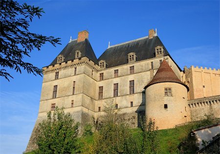 Chateau de Biron (Dordogne, France). This ancient fortress has suffered several architecture modifications between the 12th and 18th centuries Stock Photo - Budget Royalty-Free & Subscription, Code: 400-05723333