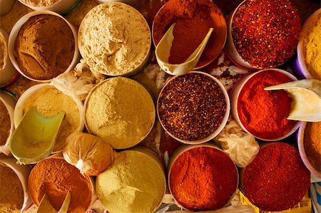 Beautiful vivid oriental market with various spices Foto de stock - Super Valor sin royalties y Suscripción, Código: 400-05734034