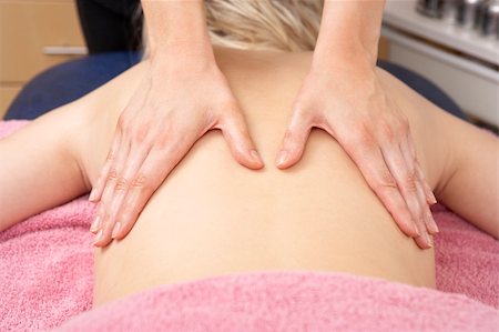 simsearch:400-05686719,k - Close Up of female masseuse with client Fotografie stock - Microstock e Abbonamento, Codice: 400-05735080