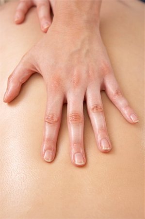 simsearch:400-05686719,k - Close Up of female masseuse with client Fotografie stock - Microstock e Abbonamento, Codice: 400-05735083