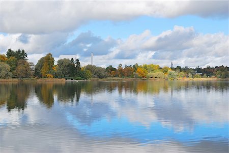 Helsinki. Very beautiful lake in the center of the city Photographie de stock - Aubaine LD & Abonnement, Code: 400-05735655