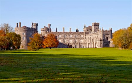 simsearch:400-04304614,k - View to Kilkenny Castle from park in autumn Stock Photo - Budget Royalty-Free & Subscription, Code: 400-05735753