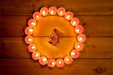 simsearch:400-07117034,k - christmas symbol with candles circle over wood and bark tree Stock Photo - Budget Royalty-Free & Subscription, Code: 400-05735986