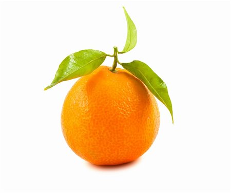 simsearch:400-07613620,k - Ripe tangerine with green leaves isolated on white background. Stockbilder - Microstock & Abonnement, Bildnummer: 400-05737048