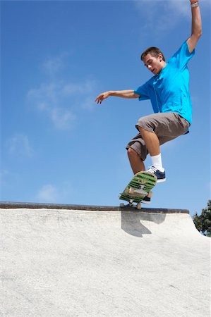 skate stunts - Teenage Boy In Skateboard Park Stock Photo - Budget Royalty-Free & Subscription, Code: 400-05737921