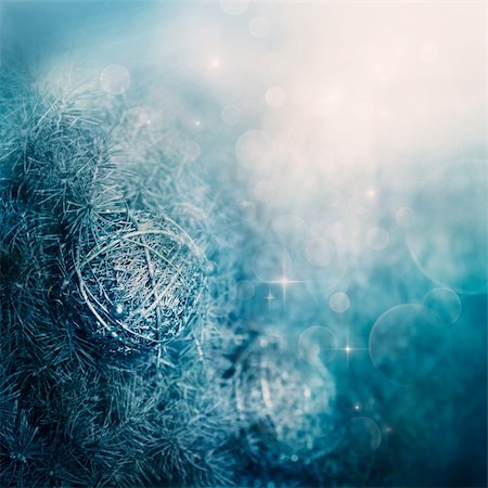 simsearch:400-04551895,k - Festive winter  abstract nature background with  bokeh lights and Christmas tree Fotografie stock - Microstock e Abbonamento, Codice: 400-05730682
