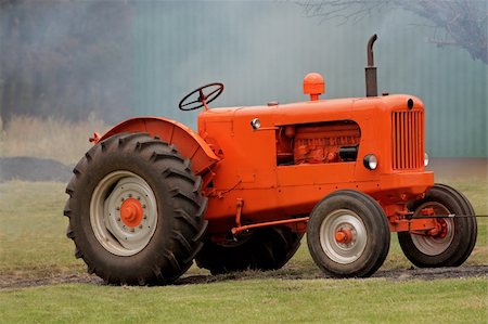 An old vintage tractor Stock Photo - Budget Royalty-Free & Subscription, Code: 400-05730702