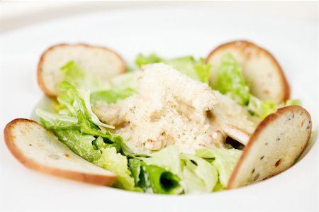 simsearch:400-04184502,k - Classic Caesar salad with chicken on a plate Stock Photo - Budget Royalty-Free & Subscription, Code: 400-05731312