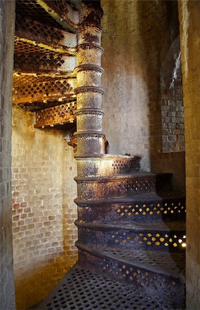 An old iron staircase in a Civil War fort in Key West Photographie de stock - Aubaine LD & Abonnement, Code: 400-05732607