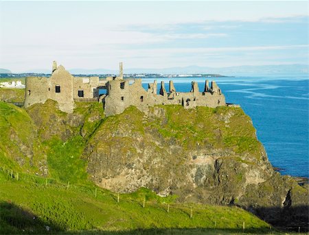 simsearch:400-05387259,k - ruins of Dunluce Castle, County Antrim, Northern Ireland Stock Photo - Budget Royalty-Free & Subscription, Code: 400-05732768