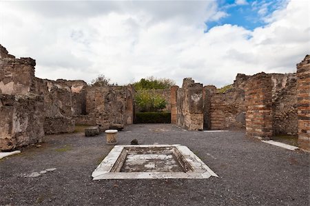 simsearch:400-07480606,k - city Pompeii, which was destroyed and buried during the eruption of Mount Vesuvius in 79 AD Photographie de stock - Aubaine LD & Abonnement, Code: 400-05733655