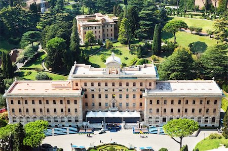 pape (religion) - The residence of Pope (Palace Governatorato) in Vatican Gardens, Rome, Italy Photographie de stock - Aubaine LD & Abonnement, Code: 400-05745253