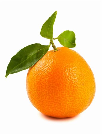 simsearch:400-05046087,k - Ripe tangerine with green leaves isolated on white background. Stockbilder - Microstock & Abonnement, Bildnummer: 400-05745491