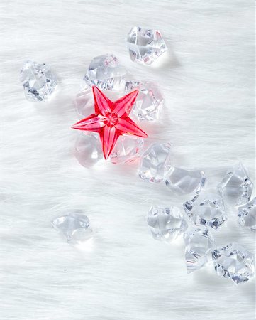 simsearch:400-05307881,k - christmas red crystal star over ice cubes and white fur background Stock Photo - Budget Royalty-Free & Subscription, Code: 400-05747263