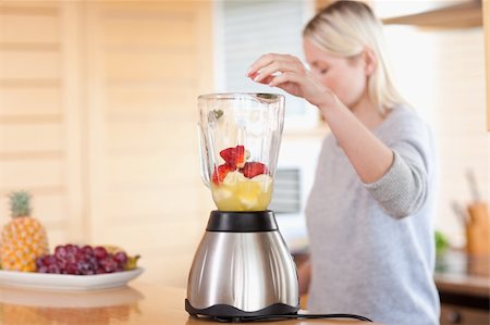 smoothie blenders - Side view of modern blender getting filled Stock Photo - Budget Royalty-Free & Subscription, Code: 400-05741484