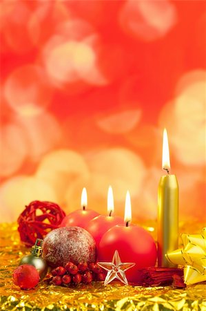 simsearch:400-05881864,k - christmas red candles on golden bokeh lights background Stock Photo - Budget Royalty-Free & Subscription, Code: 400-05741928