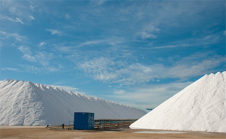 saladar - Modern salt refinery at its peak production Foto de stock - Super Valor sin royalties y Suscripción, Código: 400-05743210