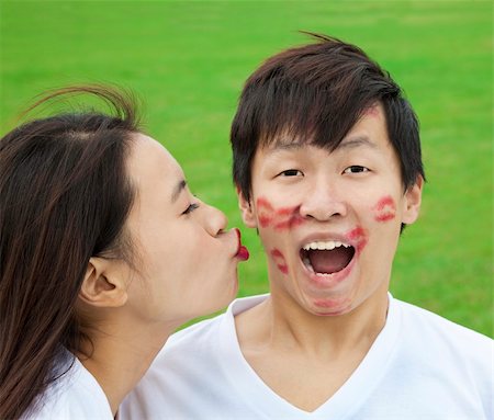 asian couple with kissing Foto de stock - Super Valor sin royalties y Suscripción, Código: 400-05754199